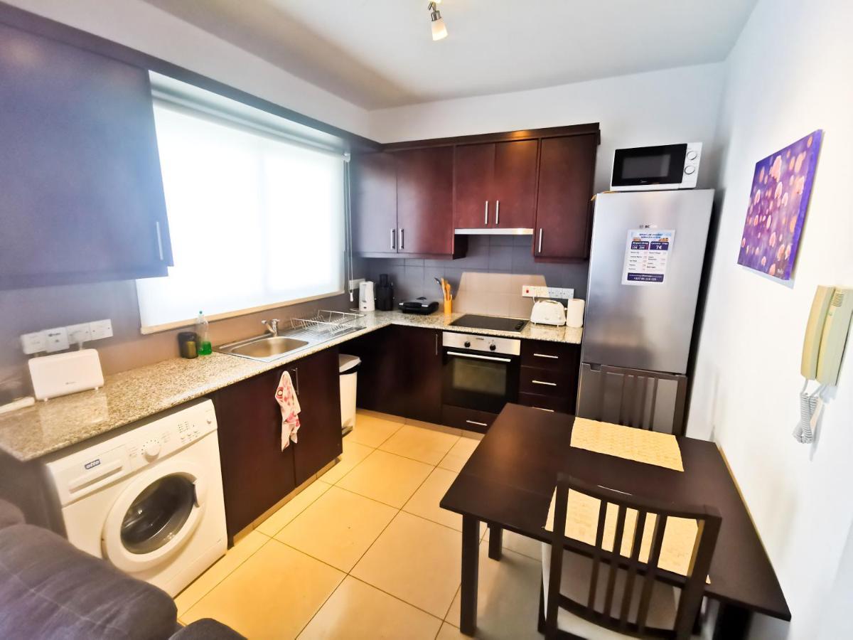 Promenade Breeze City Apartment Ларнака Экстерьер фото